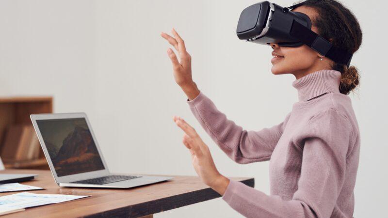 Come utilizzare la VR e AR per creare esperienze di marketing immersivo